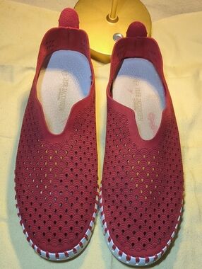 Red Slip-On Isle Jacobsen Shoes w/ Embossed 'TJH' Sole Size 6.5 NOW ONLY $45